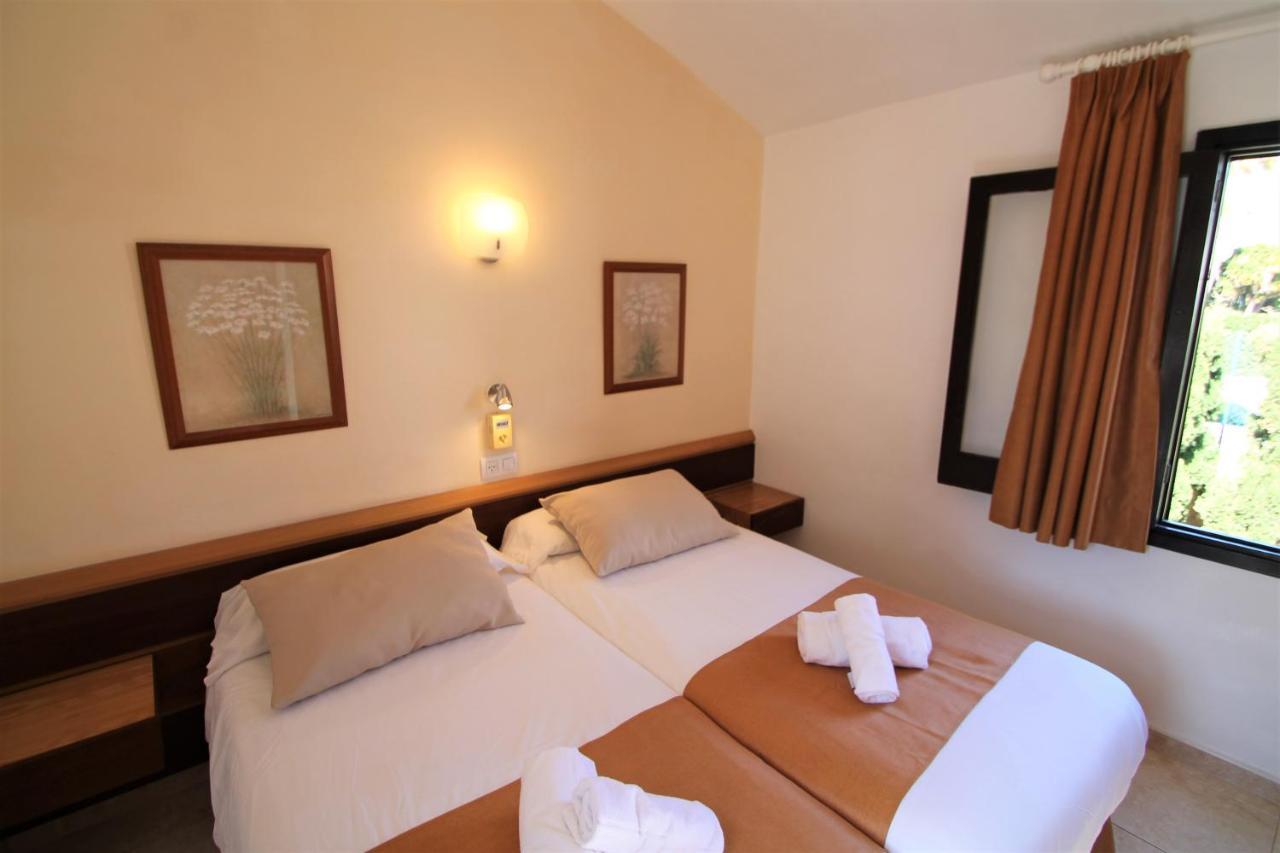 Apartaments Talayot Cala'N Blanes  Екстер'єр фото