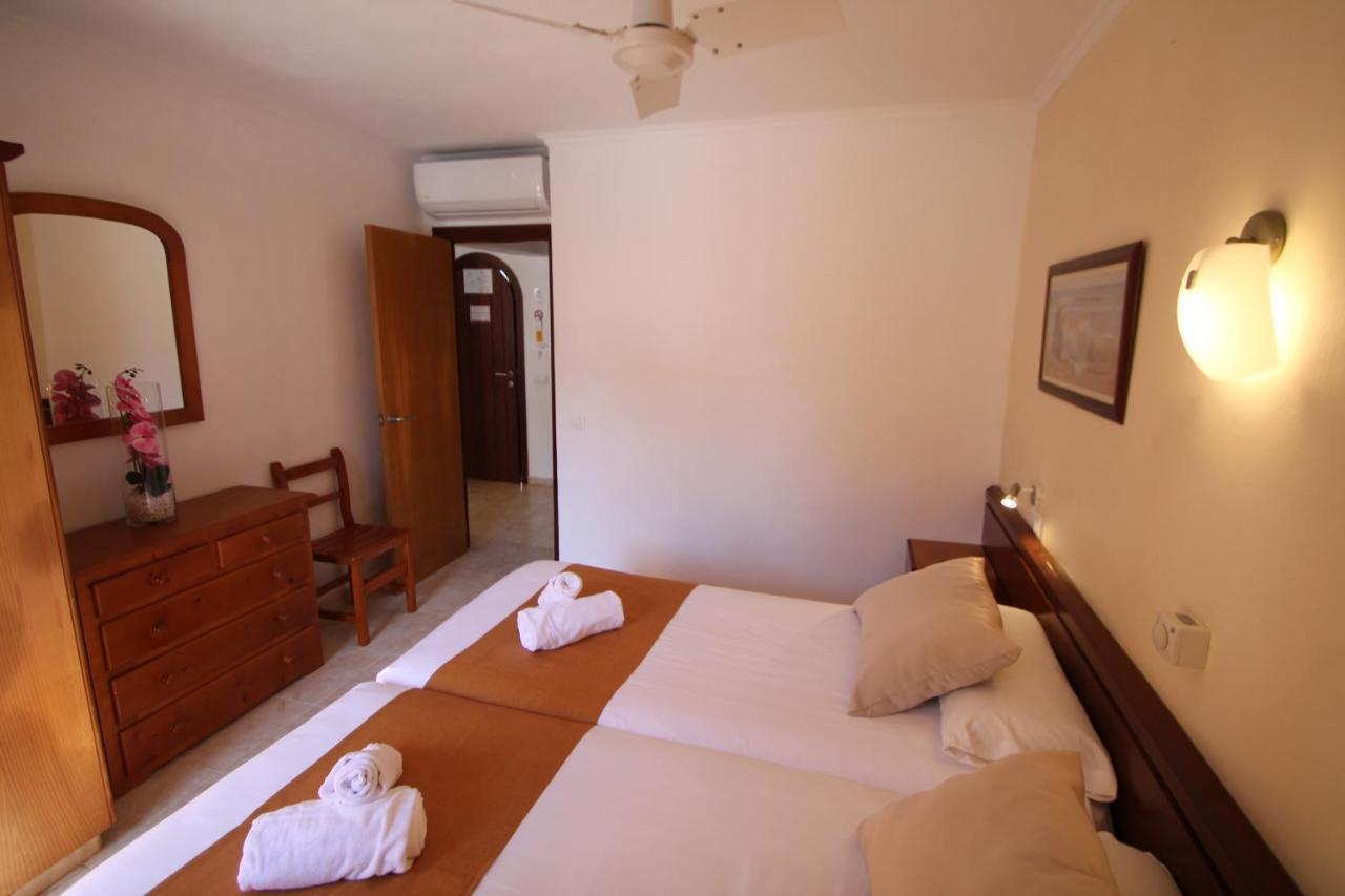 Apartaments Talayot Cala'N Blanes  Екстер'єр фото