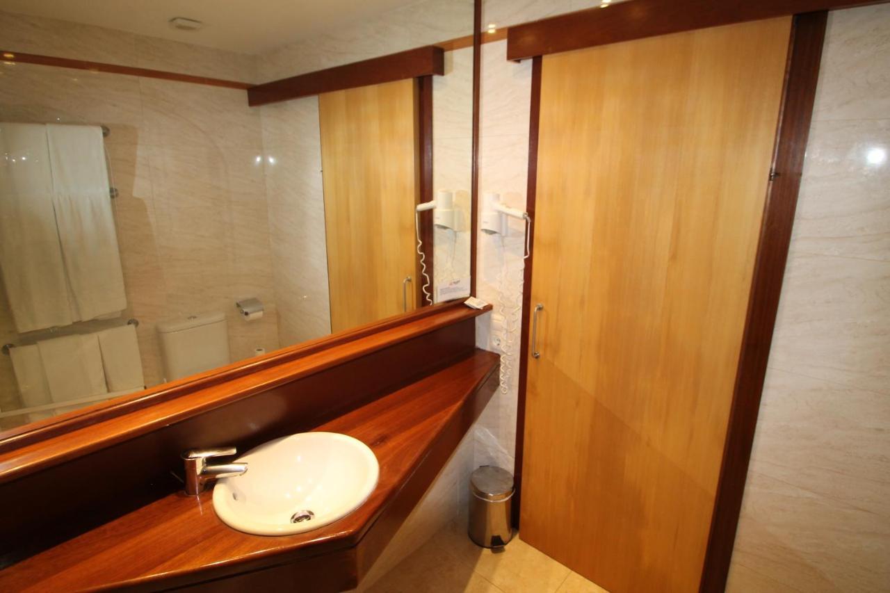Apartaments Talayot Cala'N Blanes  Екстер'єр фото