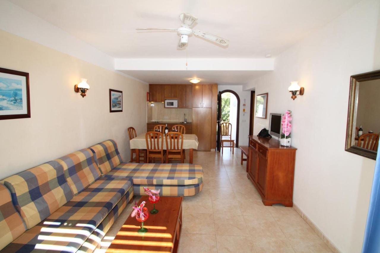Apartaments Talayot Cala'N Blanes  Екстер'єр фото