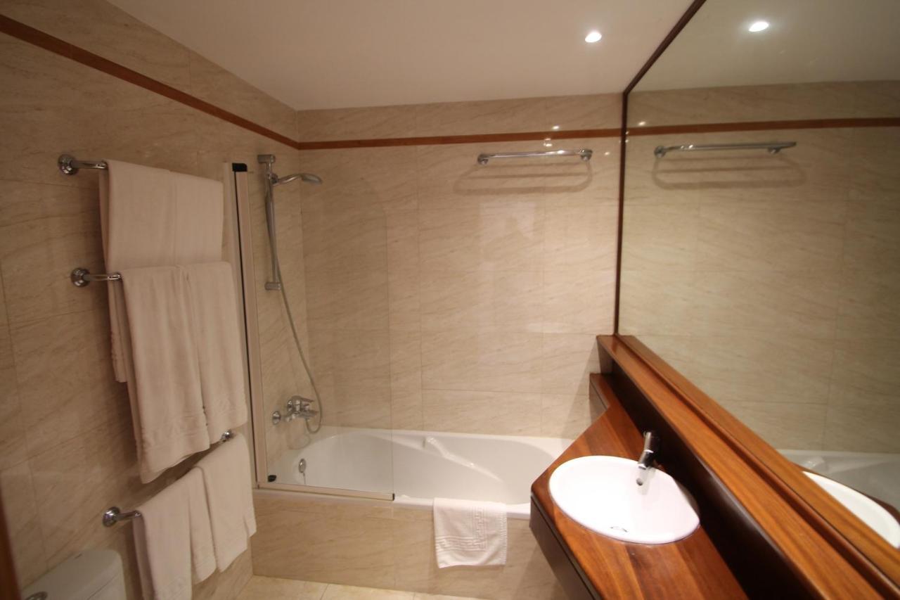 Apartaments Talayot Cala'N Blanes  Екстер'єр фото